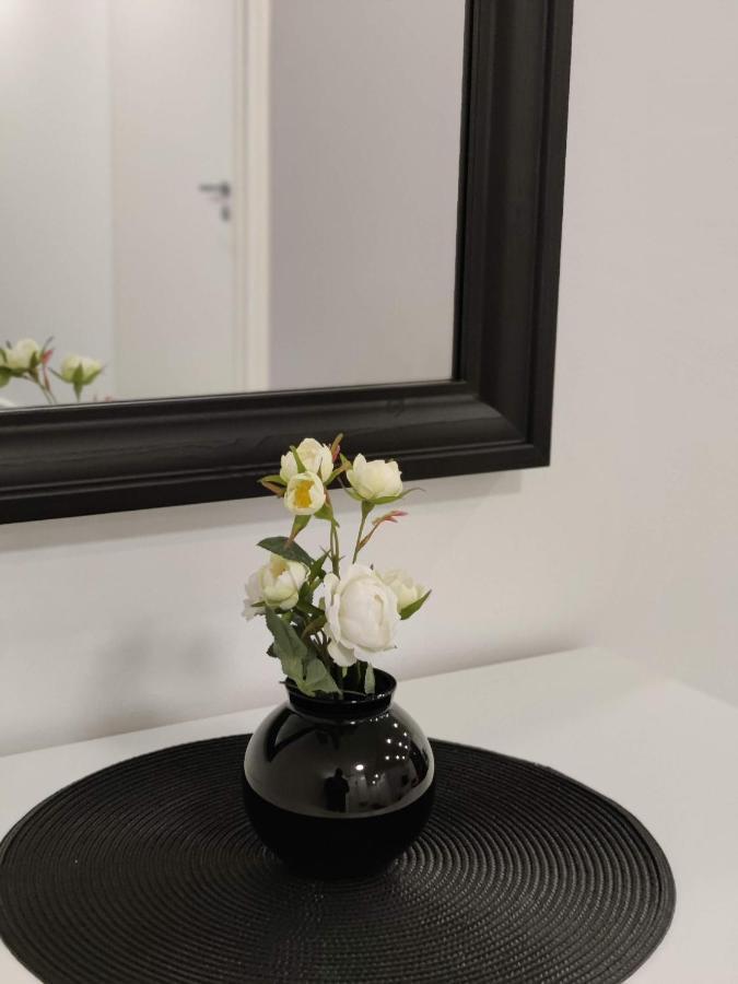 Alexi Apartments - Newly Renovated Apt In The Heart Of The City Near To Railway Station And Nokia Arena Tampere Extérieur photo
